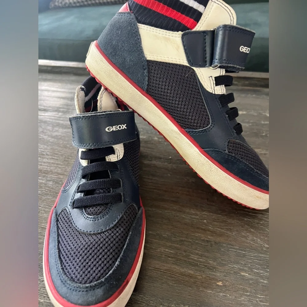 GEOX mixed media mid top sneaker sz 3.5